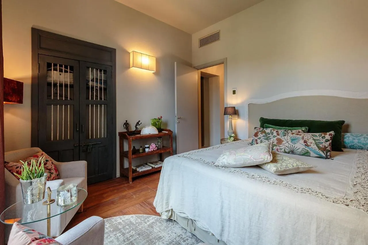 Puccini Penthouse With Terrace Inside Lucca Apartment