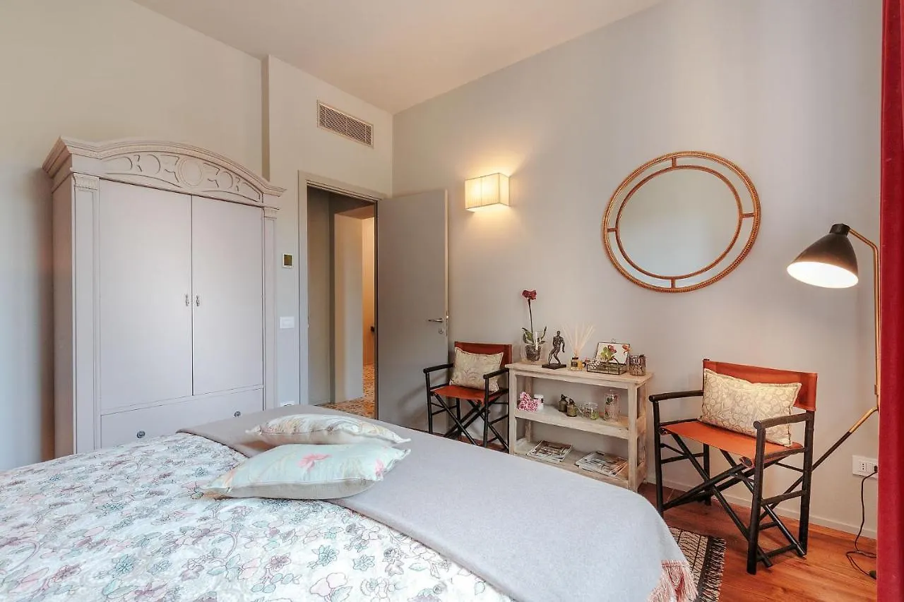 Puccini Penthouse With Terrace Inside Lucca Apartment 0*,
