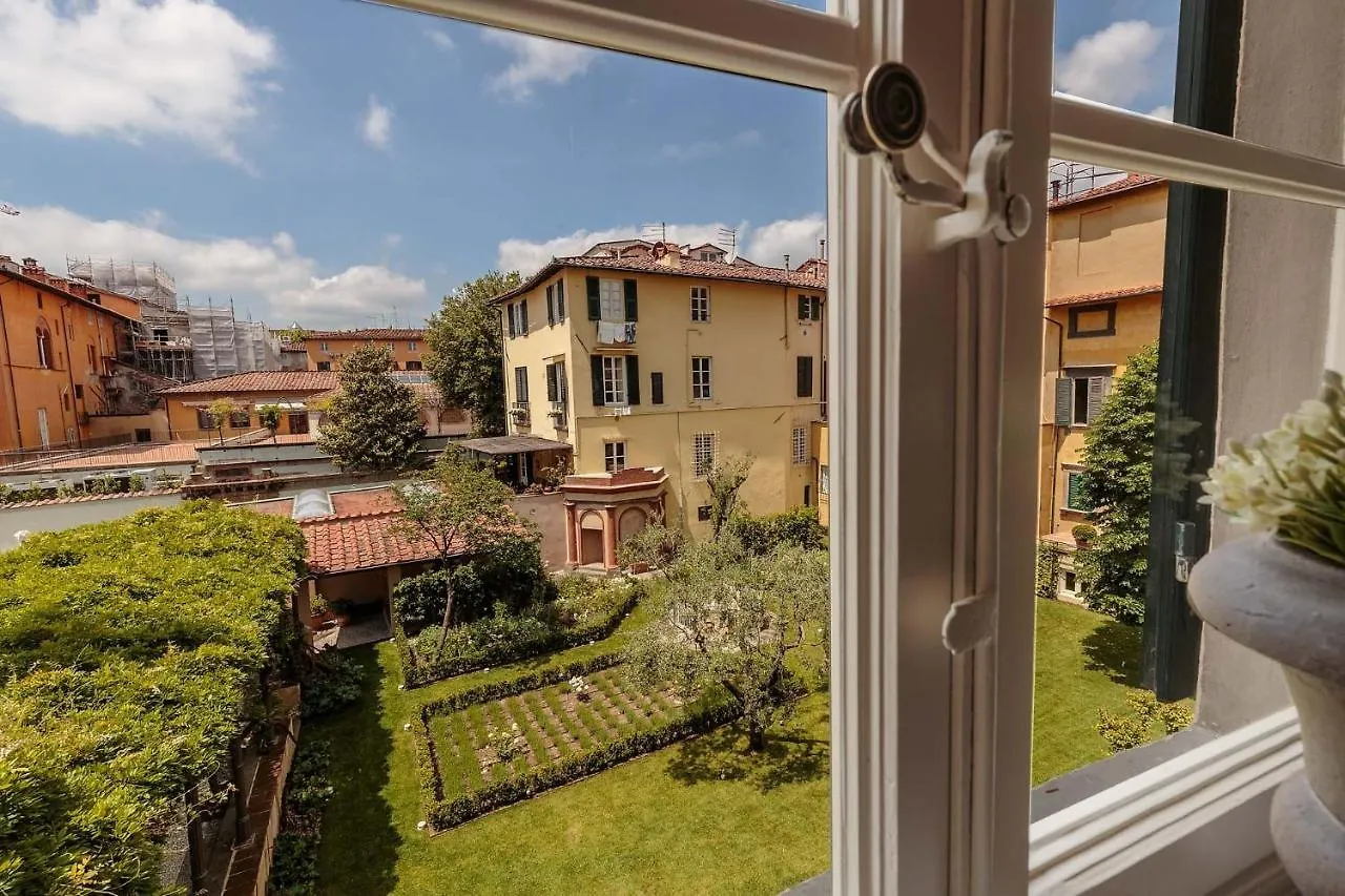 Puccini Penthouse With Terrace Inside Lucca Apartment