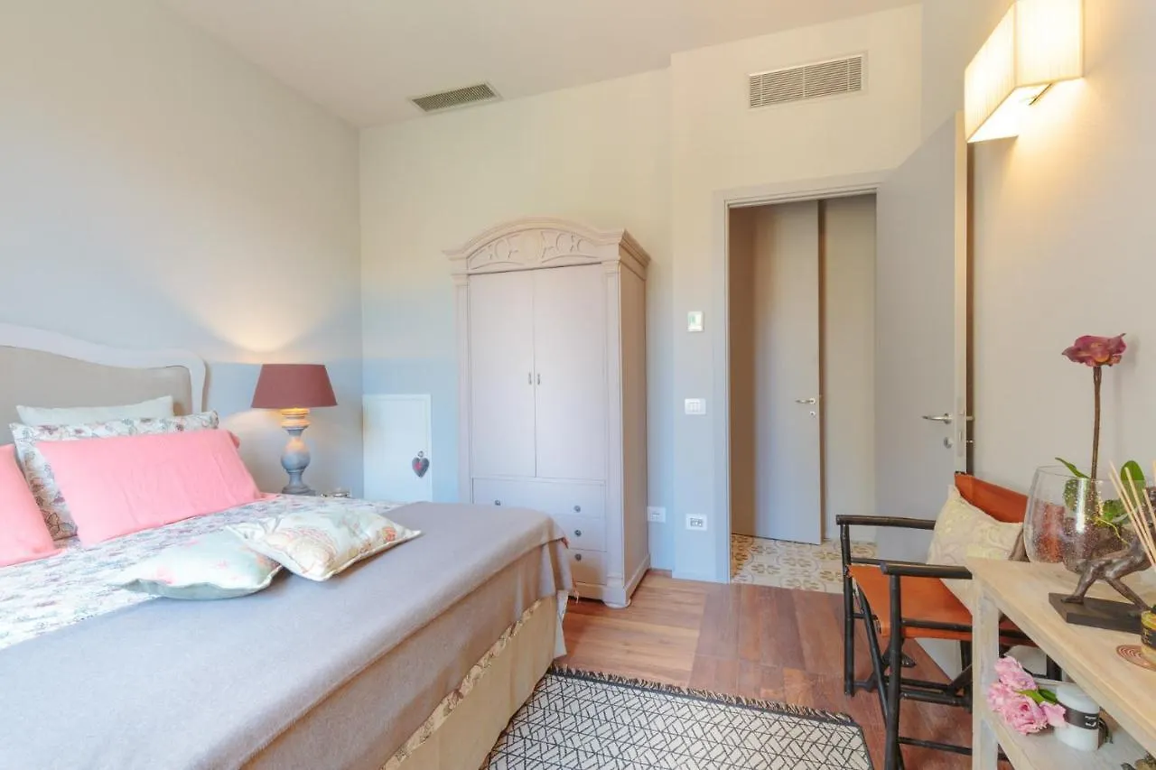 Puccini Penthouse With Terrace Inside Lucca Apartment
