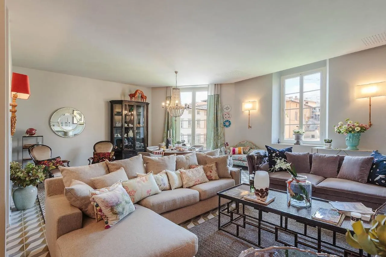 Puccini Penthouse With Terrace Inside Lucca Apartment