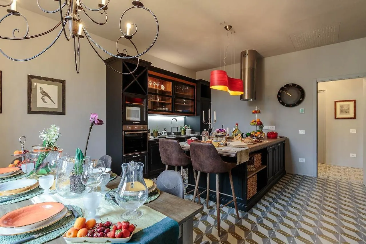 Appartement Puccini Penthouse With Terrace Inside Lucques 0*,