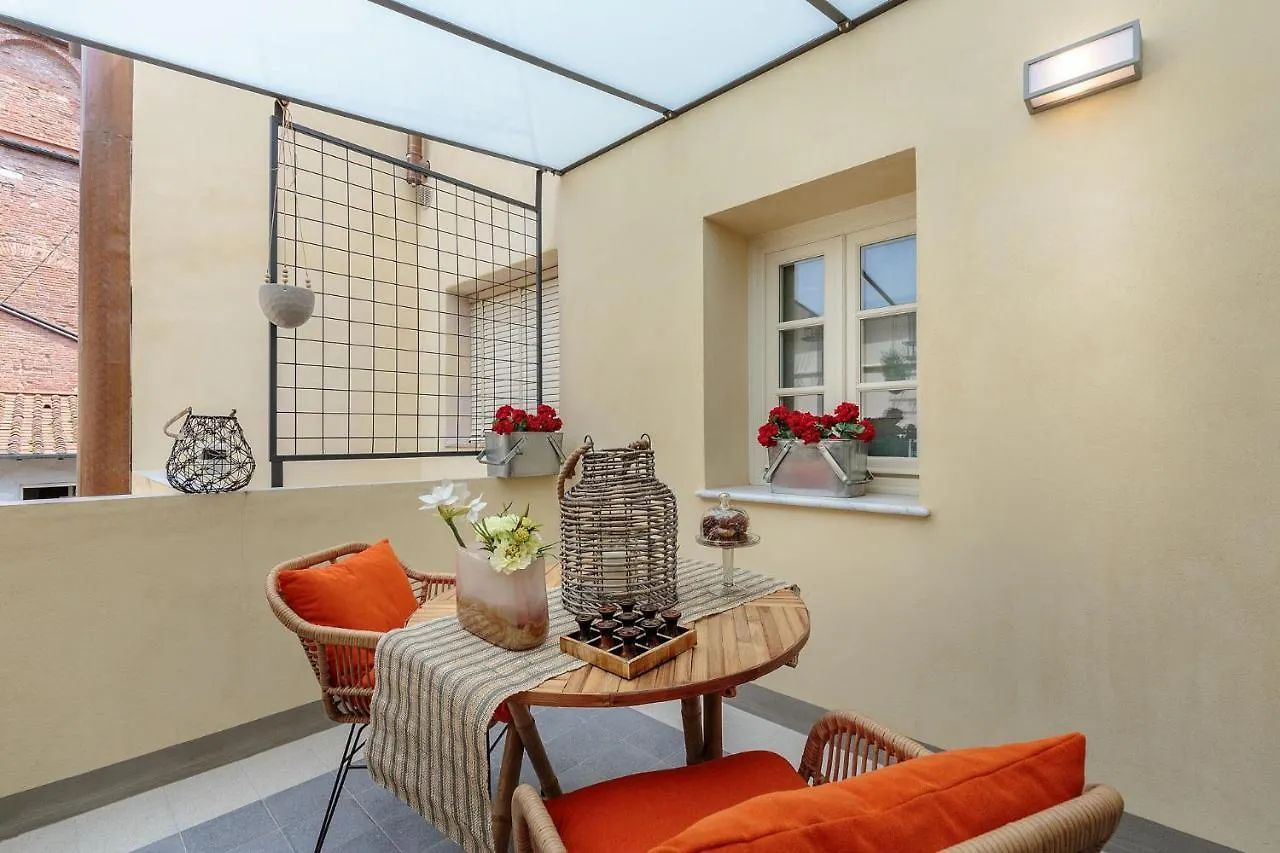 Appartement Puccini Penthouse With Terrace Inside Lucques Italie